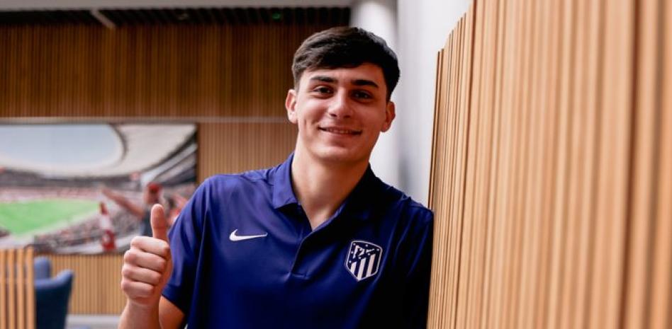 وكان جيرونيمو سبينا، من أتلتيكو مدريد، مرتبطًا بالفعل بالانتقال إلى برشلونة في أغسطس الماضي