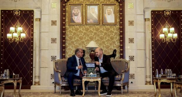 اجتماع نادي برشلونة مع ريال مدريد والاتحاد الإسباني لكرة القدم، خوان لابورتا ورافائيل لوزان.