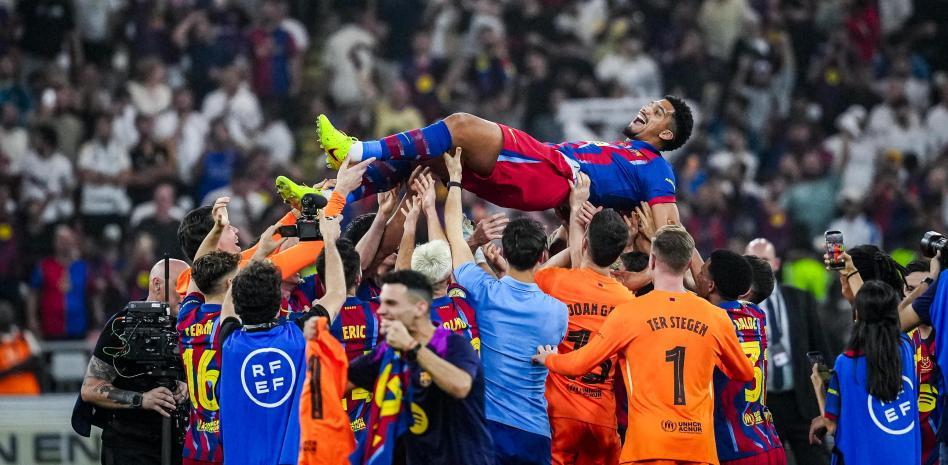 رفع الكأس… ابتسامات و رسالة شكر مؤثرة من أراوخو 1 أراوخو