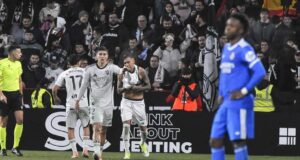 لاعبو ألباسيتي يحتفلون بالهدف الثالث لفريقهم خلال المباراة ضد ريال مدريد