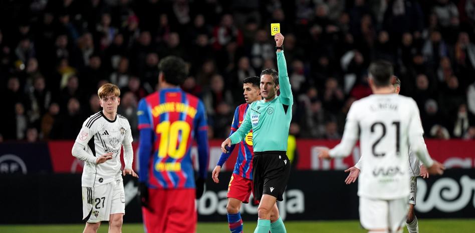 مونويرا مونتيرو، الحكم الذي أدار مباراة ألباسيتي وبرشلونة في ربع نهائي كأس ملك إسبانيا على ملعب كارلوس بيلمونتي