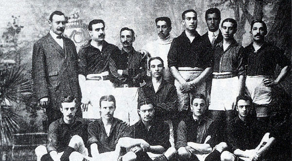 أول مباراة رسمية لبرشلونة