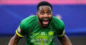 باكامبو ، ‘9’ المرتبط ببرشلونة ، حر 4 سيدريك باكامبو