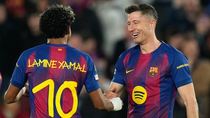 ليفاندوفسكي و لامين يامال