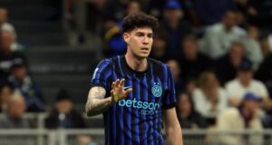 رئيس إنتر يُحلل صفقة برشلونة المستقبلية 4 باستوني