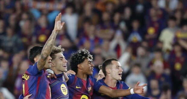 لاعبي برشلونة