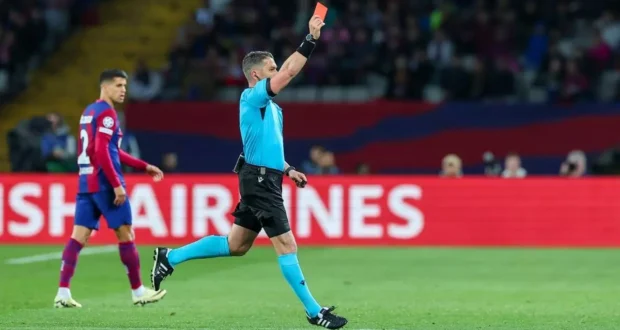 قام كوفاتش بطرد تشافي وأراوخو في المباراة الأخيرة التي قاد فيها برشلونة