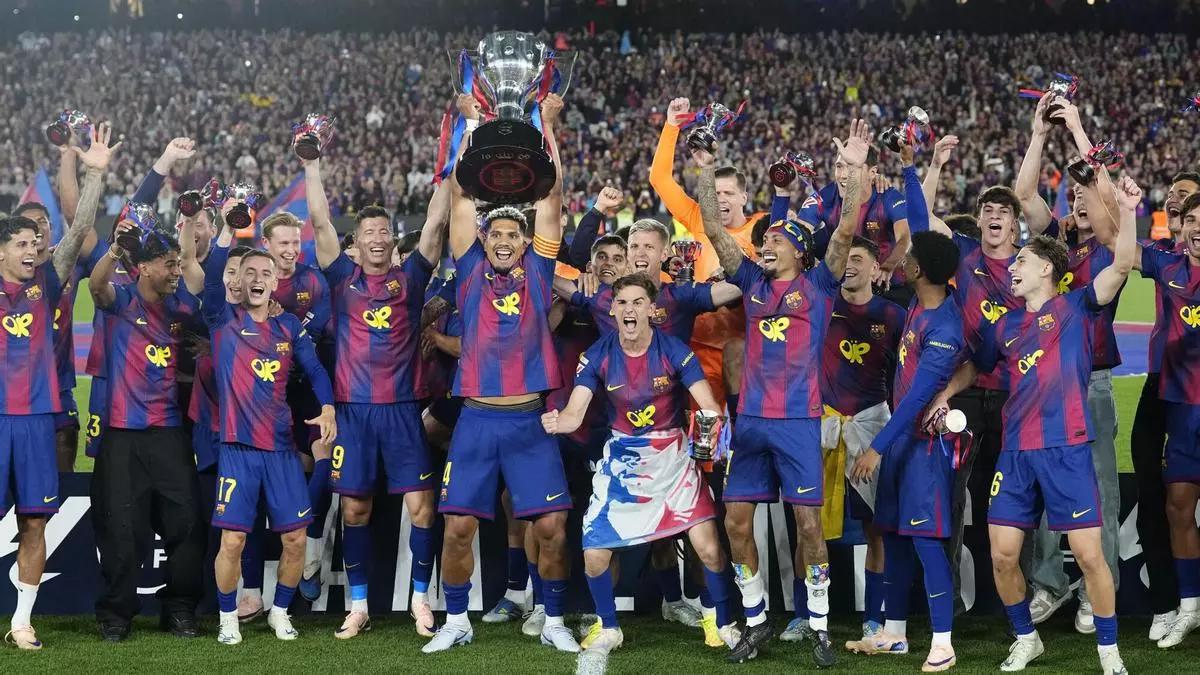 تتويج برشلونة بالليغا