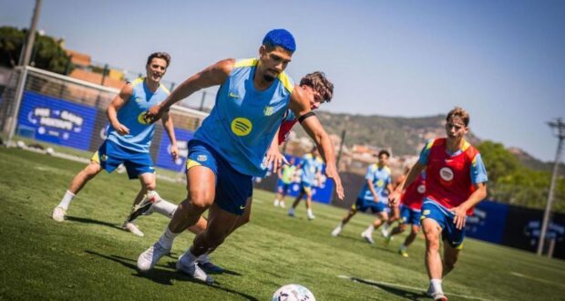 احتفال جديد داخل تدريبات برشلونة 1 رونالد أراوخو