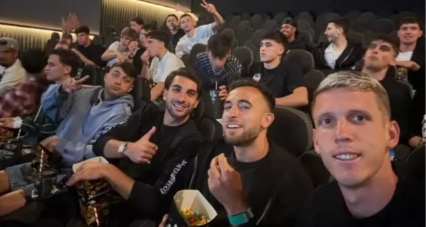 لاعبي برشلونة