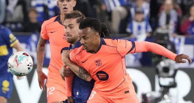 توني مارتينيز يشكو مما عاشه أمام لاعبي برشلونة