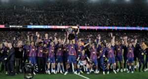 تتويج برشلونة بالليغا