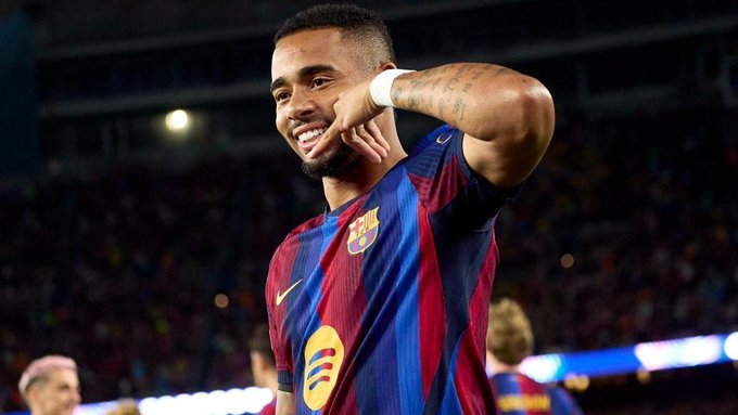كابوس ريال مدريد يرتدي قميص برشلونة 1 غابرييل جيسوس