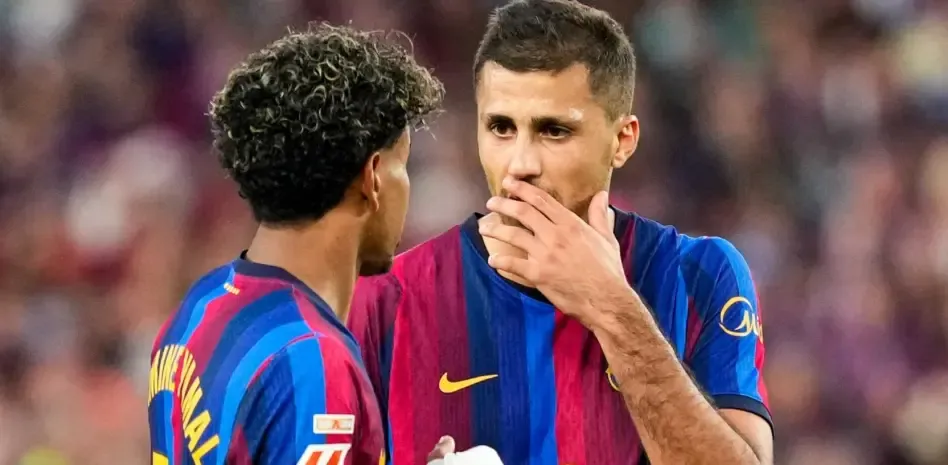 كلمات رائعة من رئيس فياريال عن نجم برشلونة رودري 1 لامين يامال و رودري