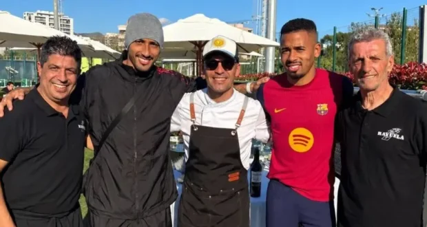 لاعبي برشلونة